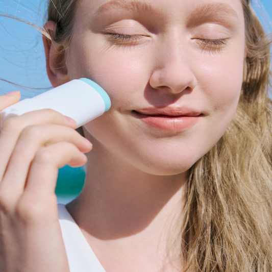 SKIN1004 - Madagascar Centella Hyalu-Cica Silky Fit Sun Stick SPF50+ PA++++ - 20g